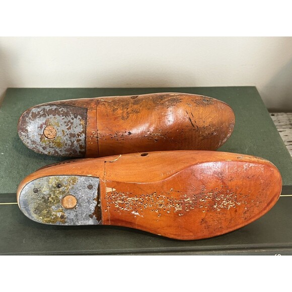 Vintage 1950’s Child Wood & Metal Shoe Forms Rustic Primitive Country Farmhouse - Picture 7 of 9